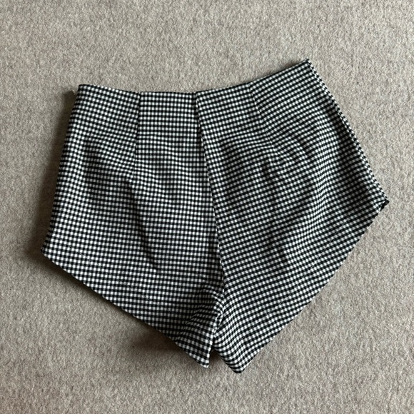 Gingham black and white micro mini shorts - Picture 2 of 3